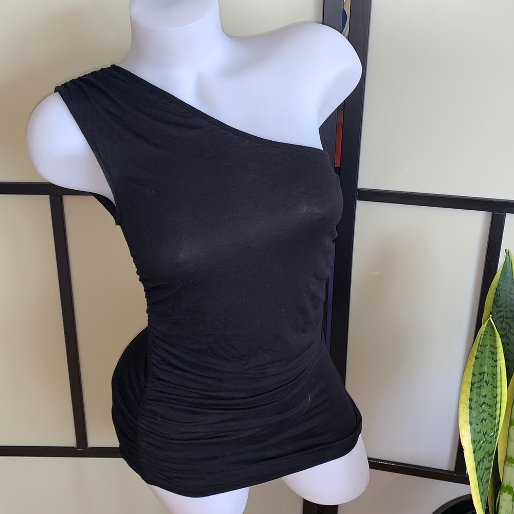 Women’s half sleeve top